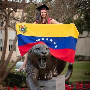 Meet your Posher, Alexandra